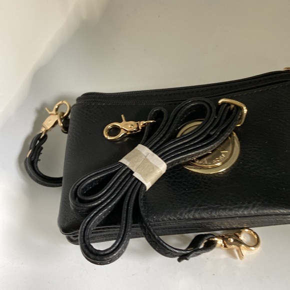 Michael Kors wristlet NWOT 3 zippered sections long shoulder strap included - Picture 7 of 12